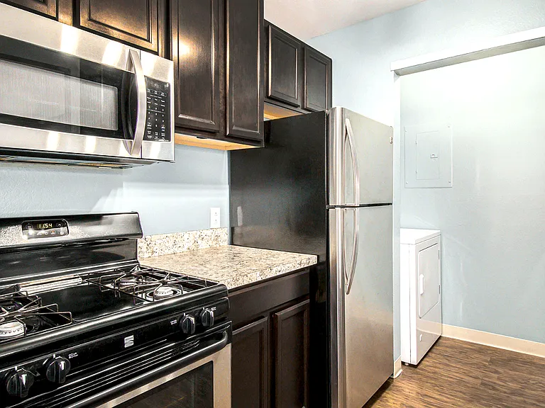 Westfield Club Apartments — Photo 14