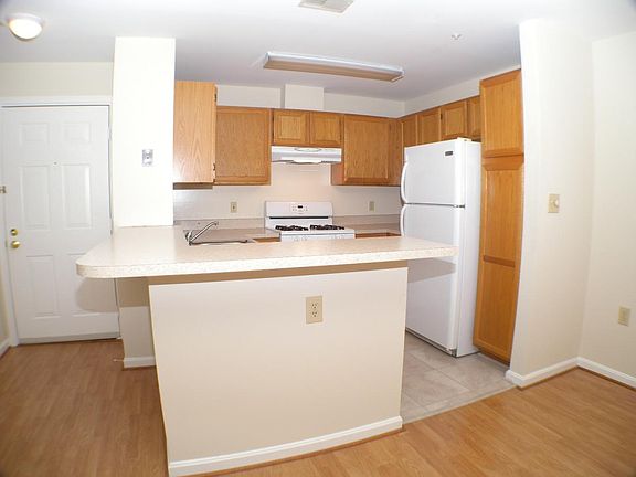 4th image of 3107 River Bend Ct APT E204