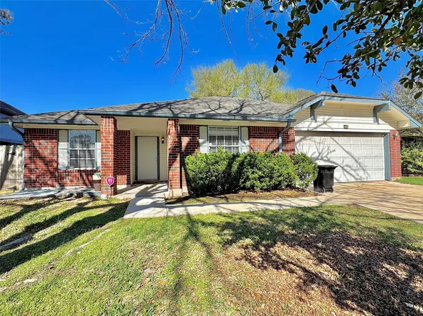 15807 Pilgrim Hall Dr, Friendswood, TX 77546