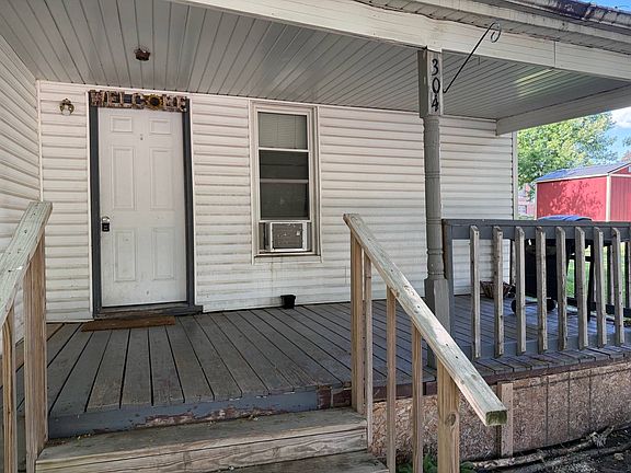 2nd image of 304 W Monroe St