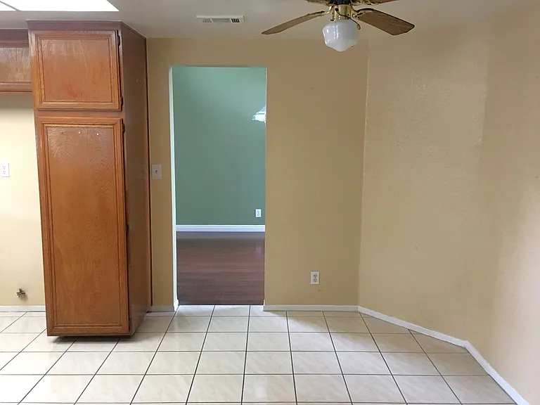 1349 Crestmont Dr — Photo 4
