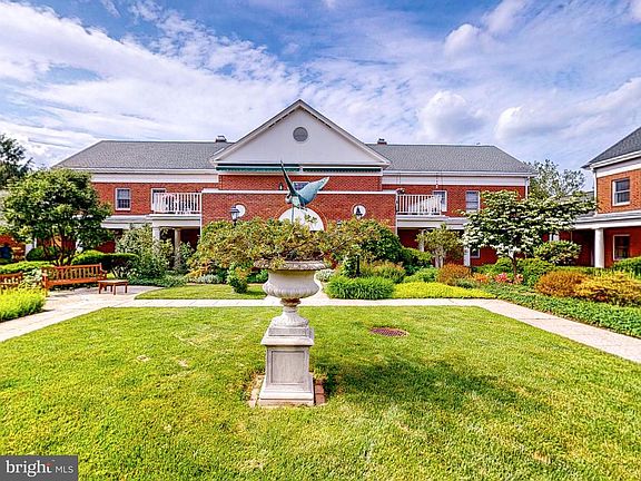 2nd image of 514 Brightwood Club Dr #514