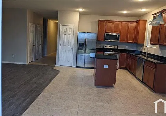 3 bed, 1700 sqft, $2,500 — Photo 3