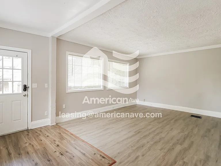 414723_004_living_room_13774933.jpg