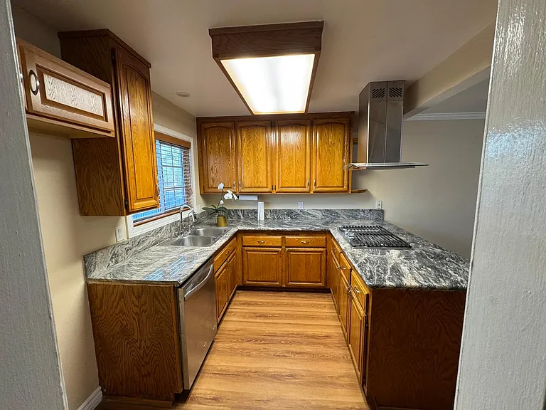 12051 Charlwood St — Photo 24