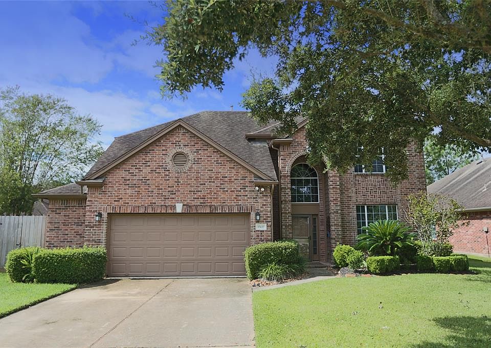 Welcome! Join me in a tour of my newest listing in Champion Springs...