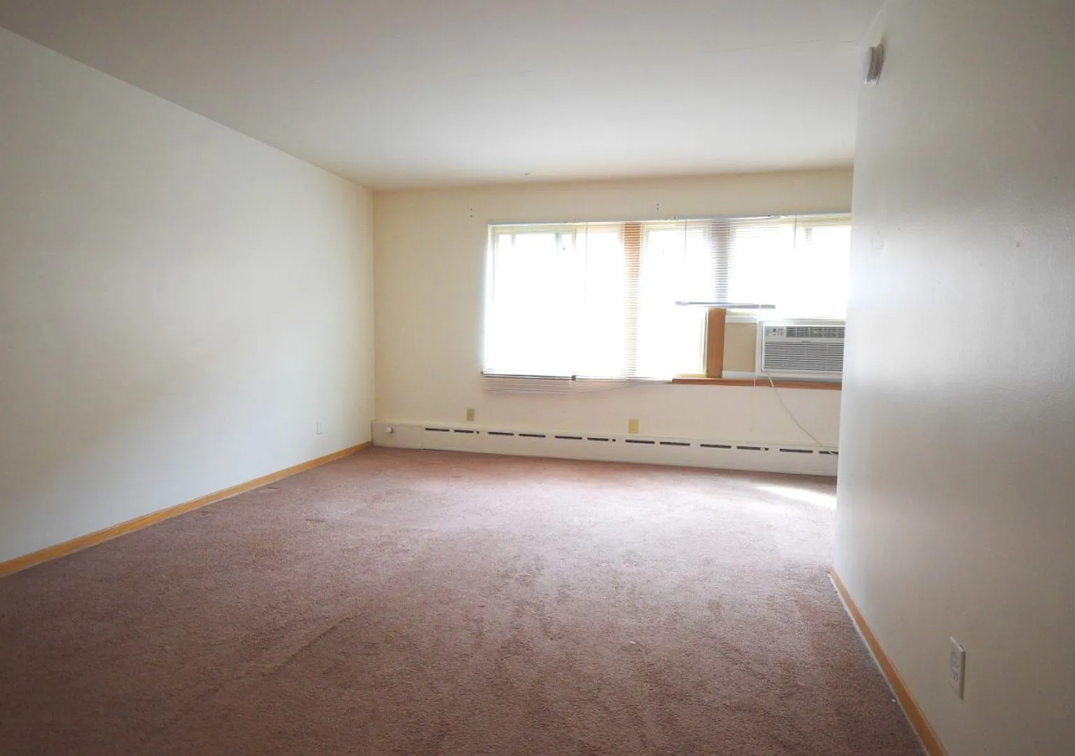 2709 Park Ave S — Photo 2