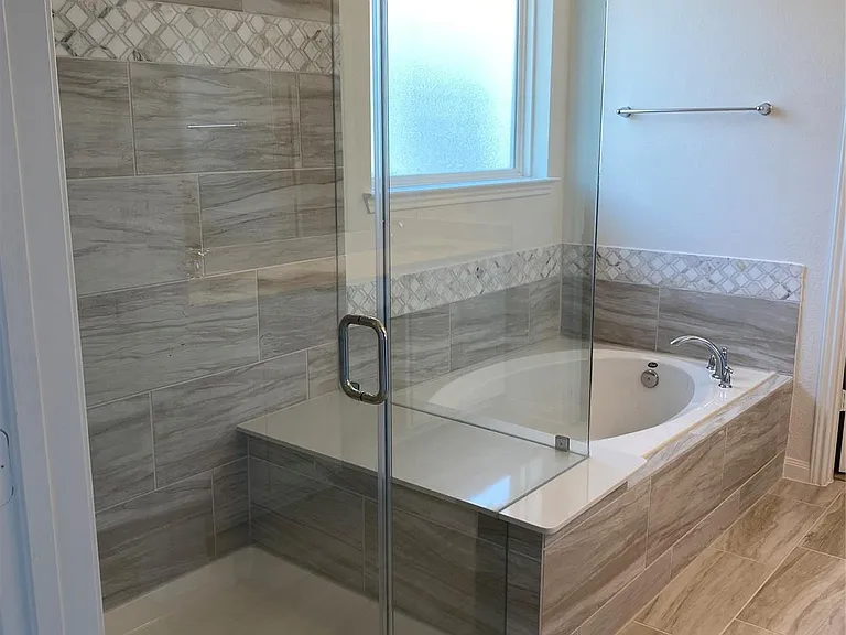 2418 Yacht Harbor Dr — Photo 6