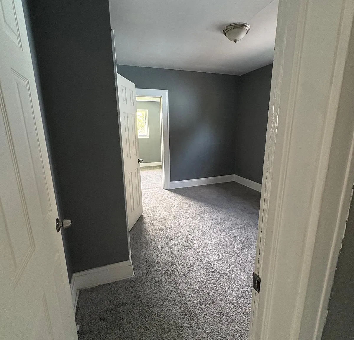 3 bed, 1000 sqft, $1,050 — Photo 4