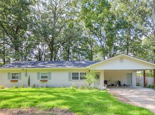 2012 Pin Oak Dr, Starkville, MS 39759