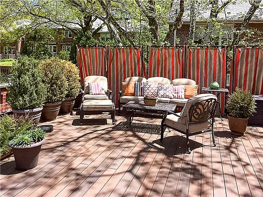 Sold by Exclusive Properties Sotheby's International Realty | media 22