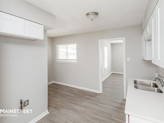5th image of 4428 White Sands St