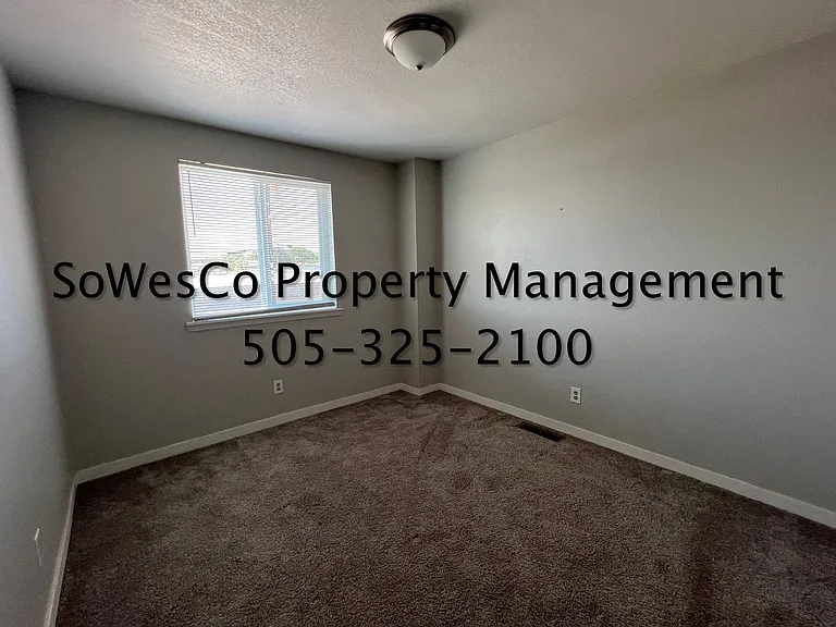 905 N Tucker — Photo 10