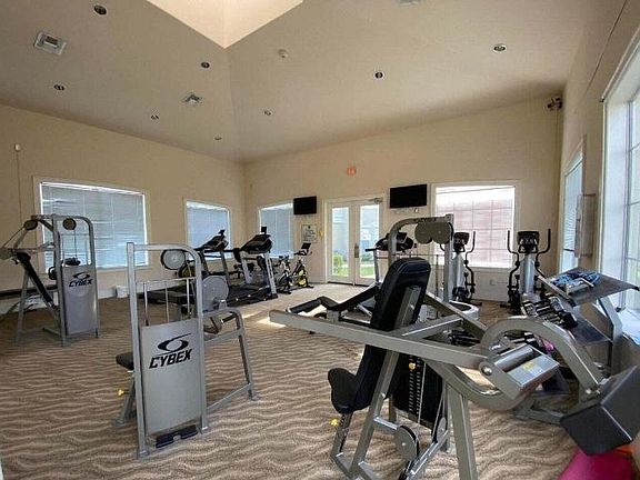 3rd image of 8290 Gate Pkwy #162