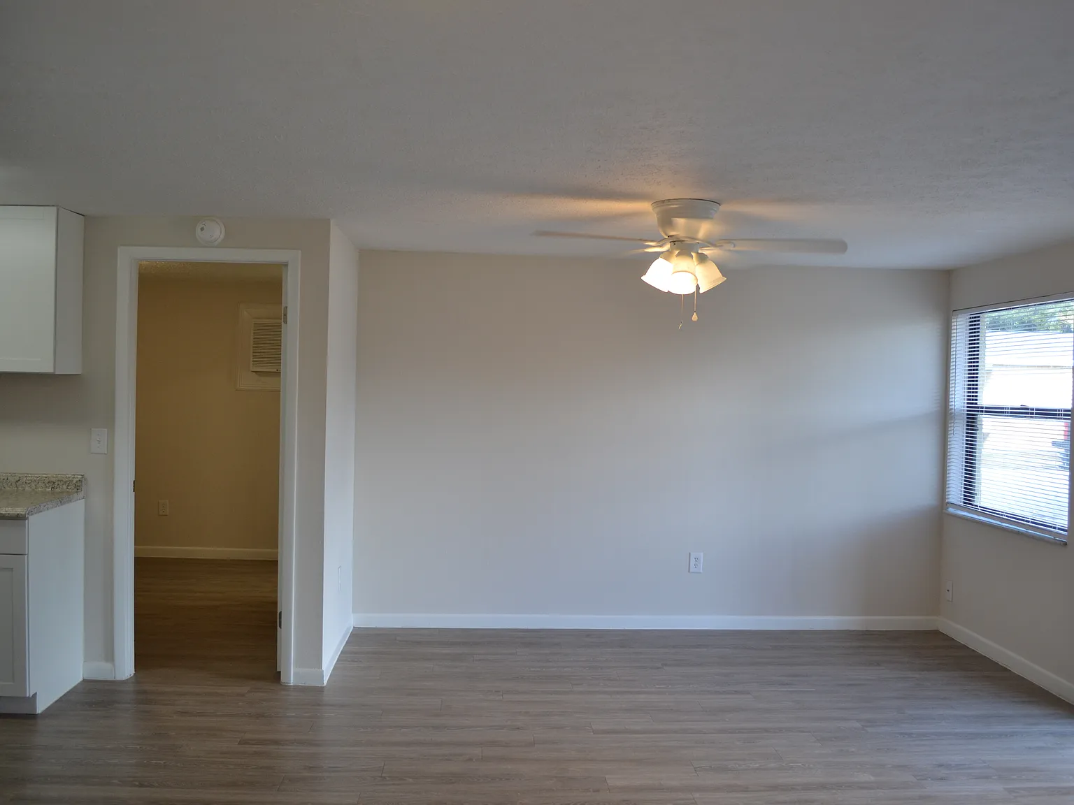 2 bed, 820 sqft, $1,575 — Photo 4