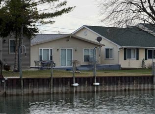 6326 Marina Dr, Algonac, MI 48001