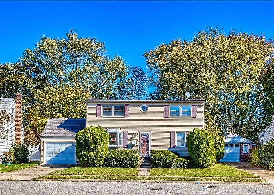 1st image of 11 Garden Blvd