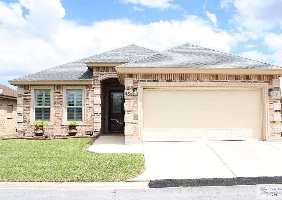 1st image of 152 Willow Cir