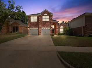 3652 Blue Spruce Dr, Euless, TX 76040