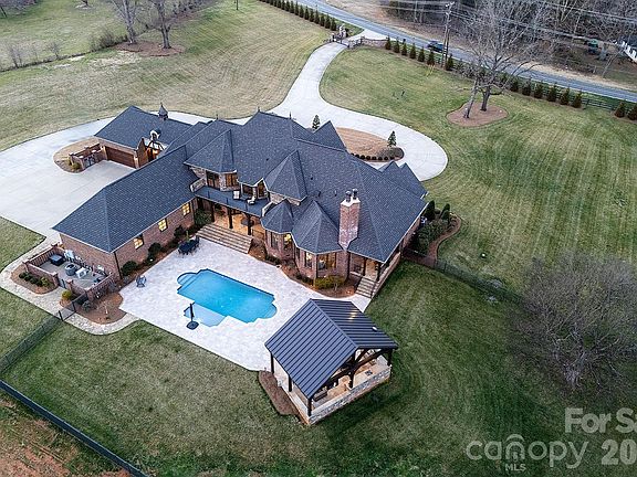 2nd image of 3200 Beaty Rd