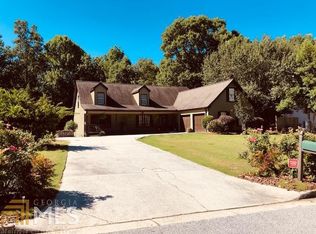 460 Yearling Dr, Loganville, GA 30052