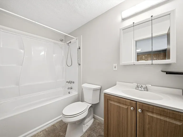 504 River Rd #1F — Photo 6