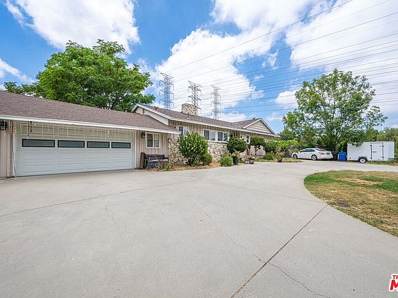 4th image of 11335 Louise Ave