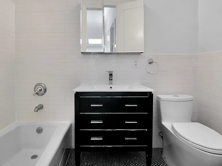 400 E 74th St #12 — Photo 4