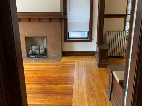 1705 Pleasant St #D, Des Moines, IA 50314