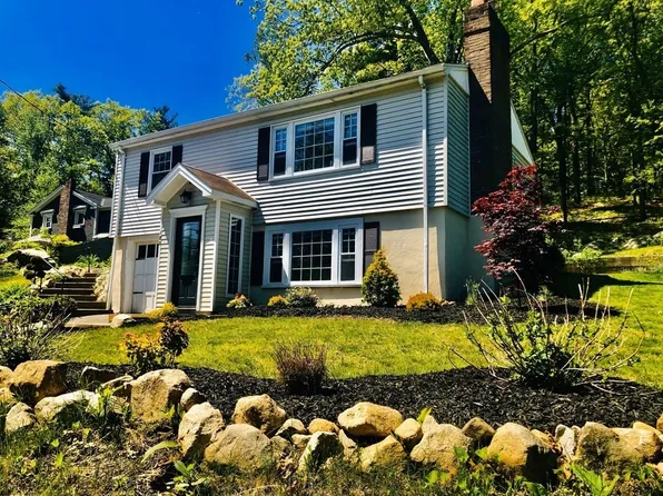 182 Central St, North Reading, MA 01864