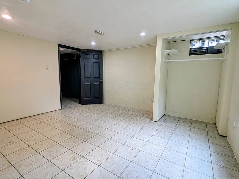 631 E Sherman St — Photo 6