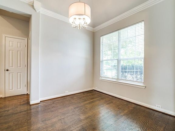 4th image of 1603 Whispering Glen Dr