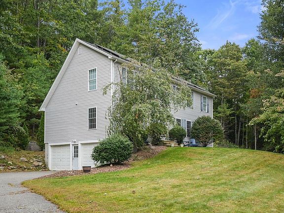 2nd image of 115 Farm Pond Rd