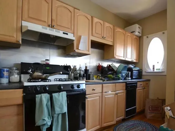 17 Highgate St, Allston, MA