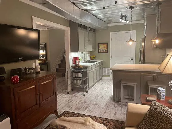 Edgewater Cir, Marietta — Photo 2