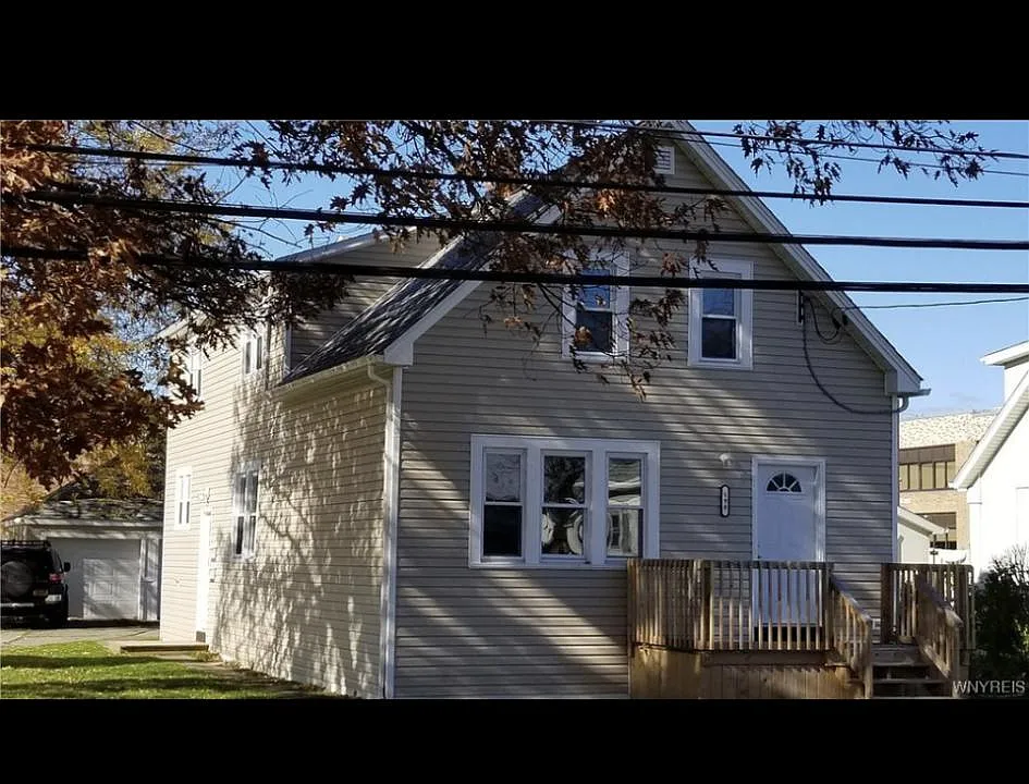 198 Helen St