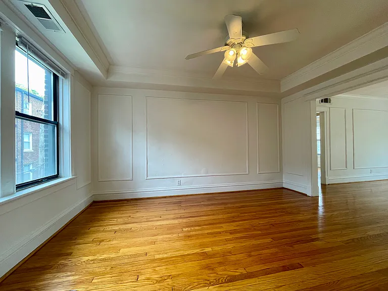 6323 S Rosebury Ave #2E — Photo 5