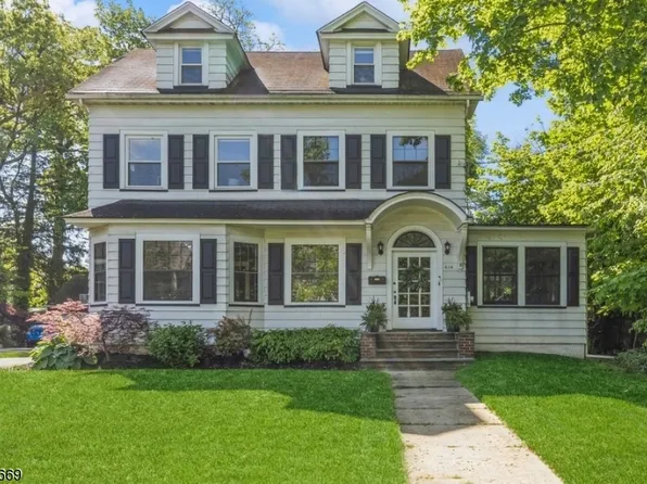 614 Raymond St, Westfield Town, NJ 07090