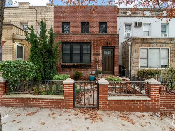 22-25 27th Street, Astoria, NY 11105