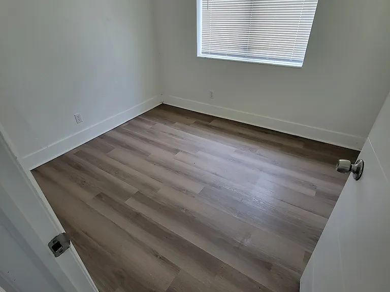 695 NE 86th St #3 — Photo 11