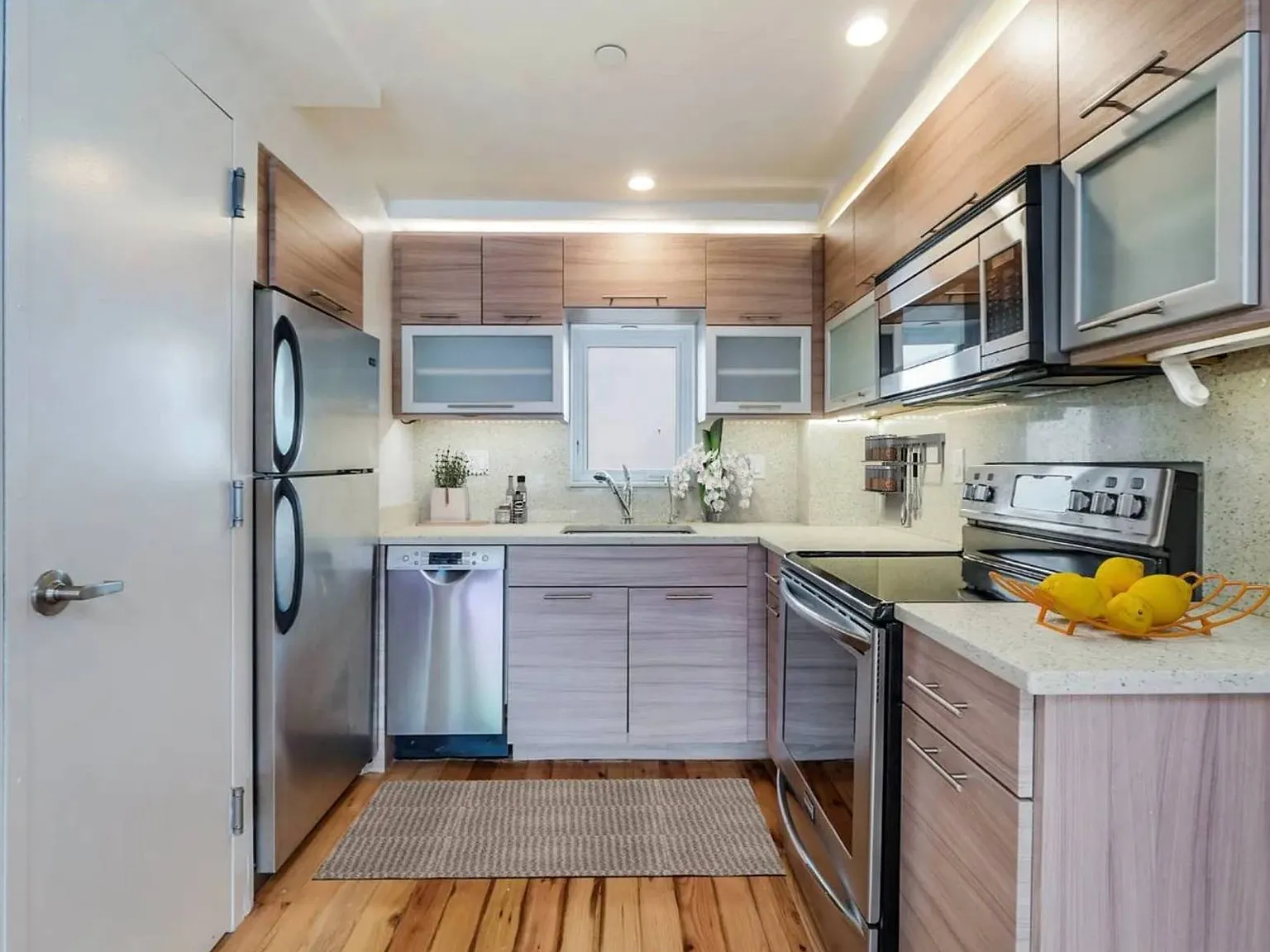 1 bed, 1.0 bath, $2,295 — Photo 4