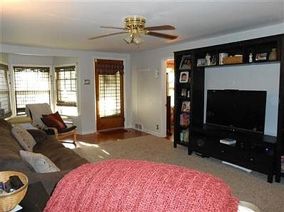 4th image of 217 Markwith Ave