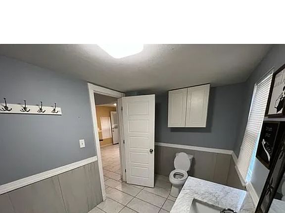 2nd image of 204 Seneca St APT 1