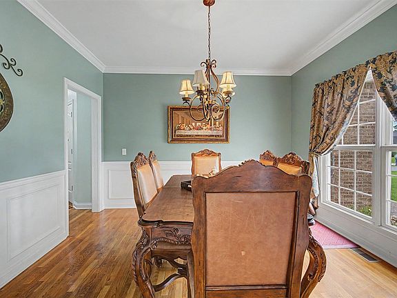4th image of 414 Marblegate Cir