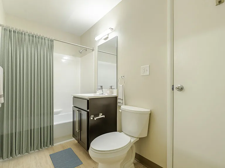 Franklin Manor Apartments — Photo 6