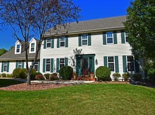 N53W16322 Whitetail Run, Menomonee Falls, WI 53051