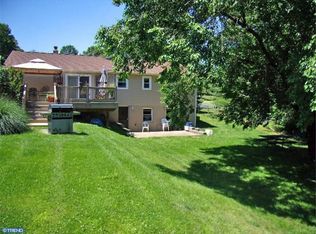 1000 Manor Ln, Langhorne, PA 19053
