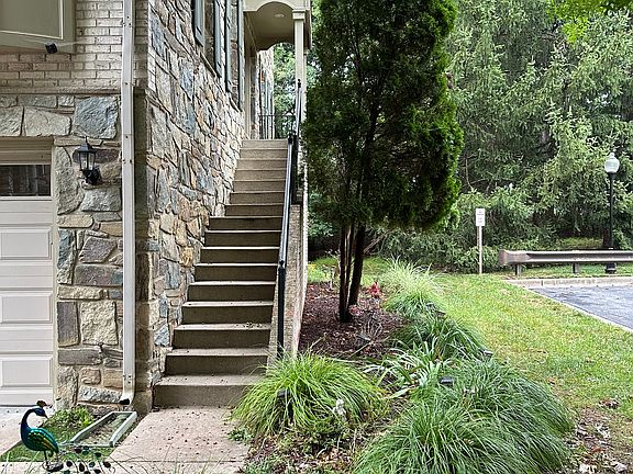 3rd image of 1011 Grand Oak Way