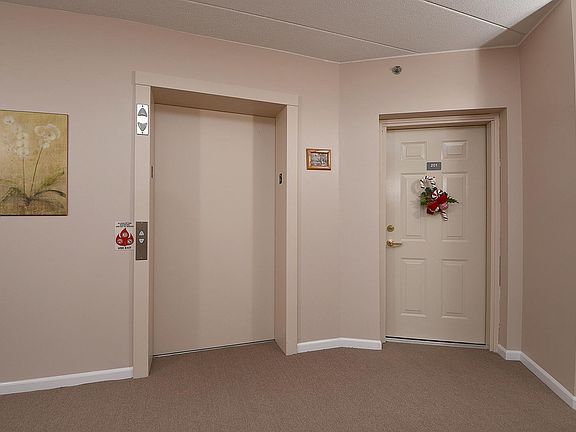3rd image of 5275 W Mint Julip Dr APT 201