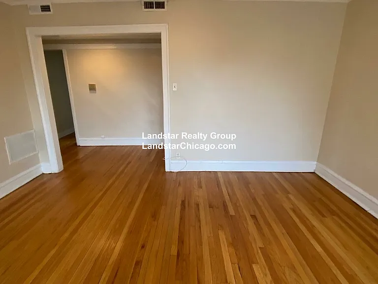 1963 W Foster Ave #3 — Photo 2